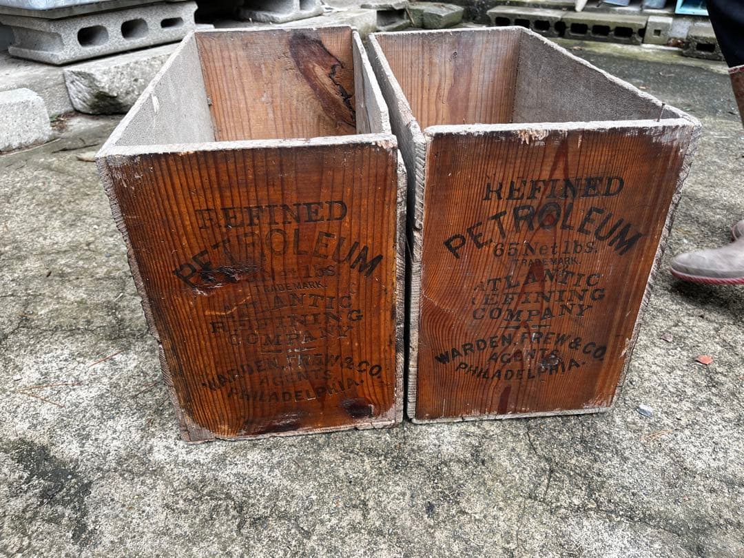 アメリカの古い石油会社のロゴ入り　木箱2個