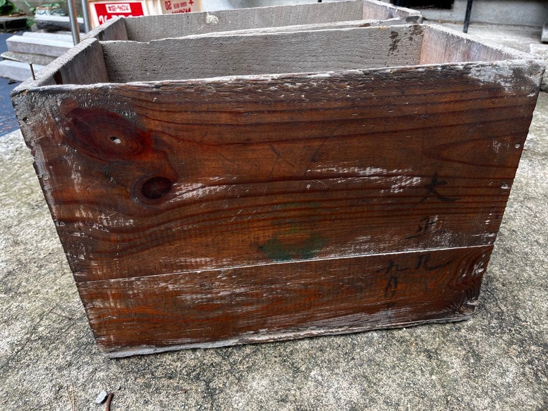 アメリカの古い石油会社のロゴ入り　木箱2個