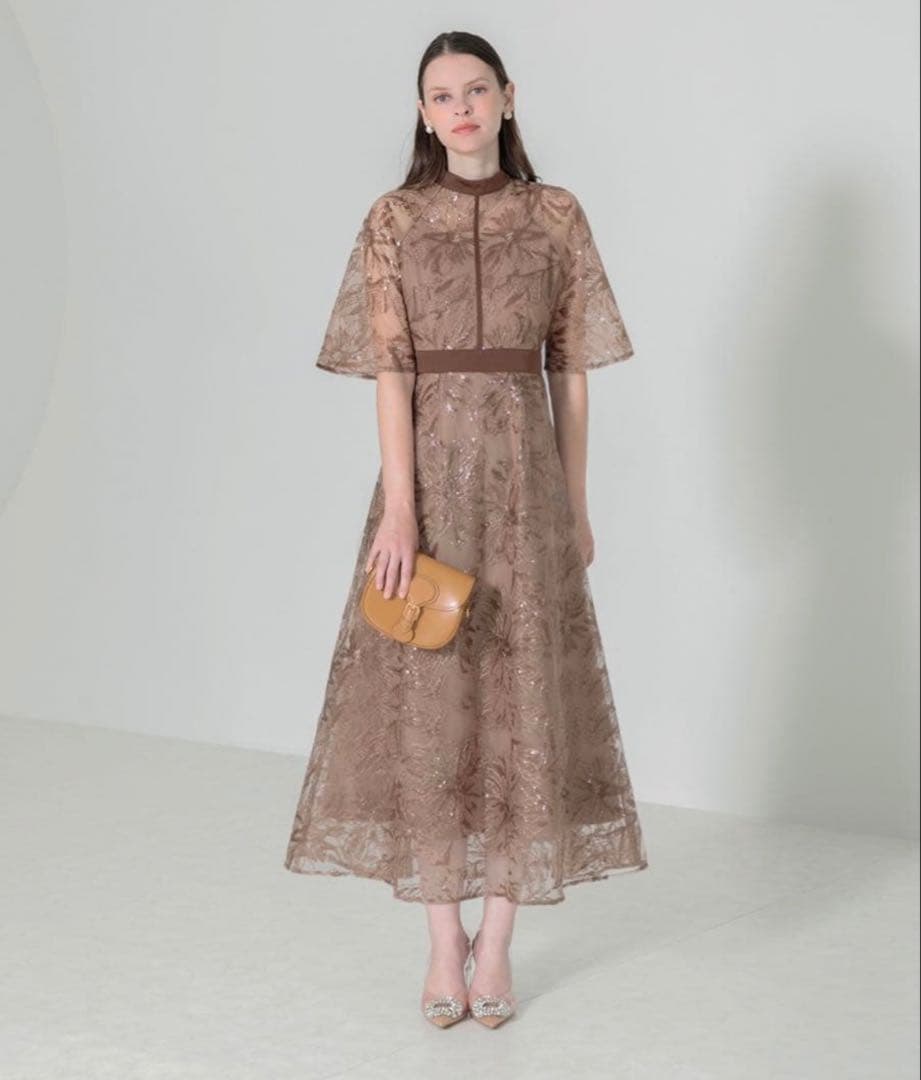 【LEJA】スパンコール花柄刺繍プチハイネックウエストマークAラインワンピース