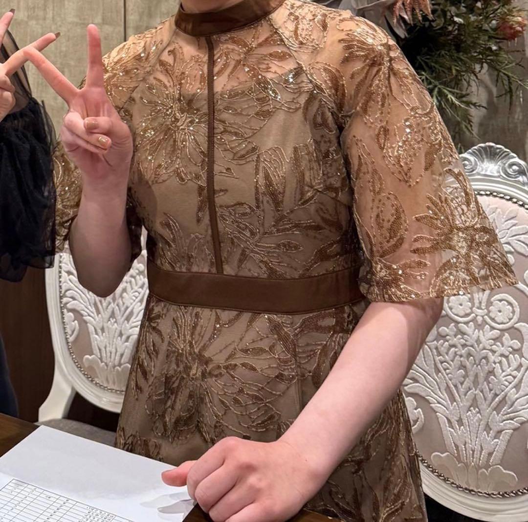 【LEJA】スパンコール花柄刺繍プチハイネックウエストマークAラインワンピース