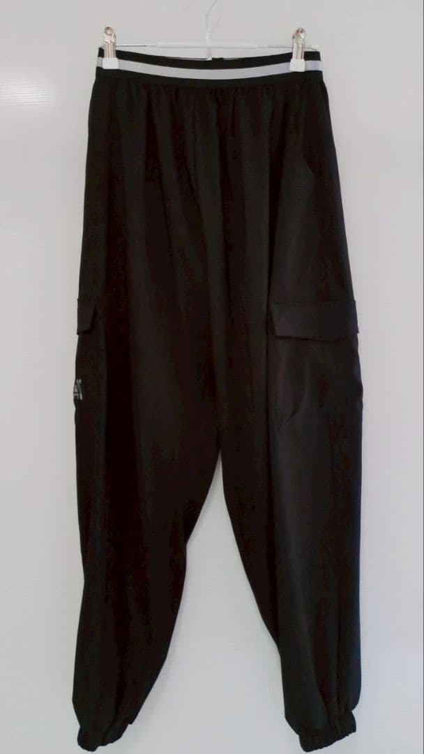 s*5様 ZUMBA ブラック カーゴパンツ XS　さら軽