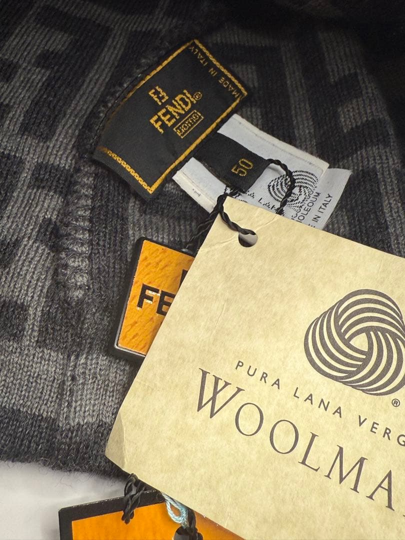 FENDI ズッカ柄 ニット帽 ウールマーク グレー