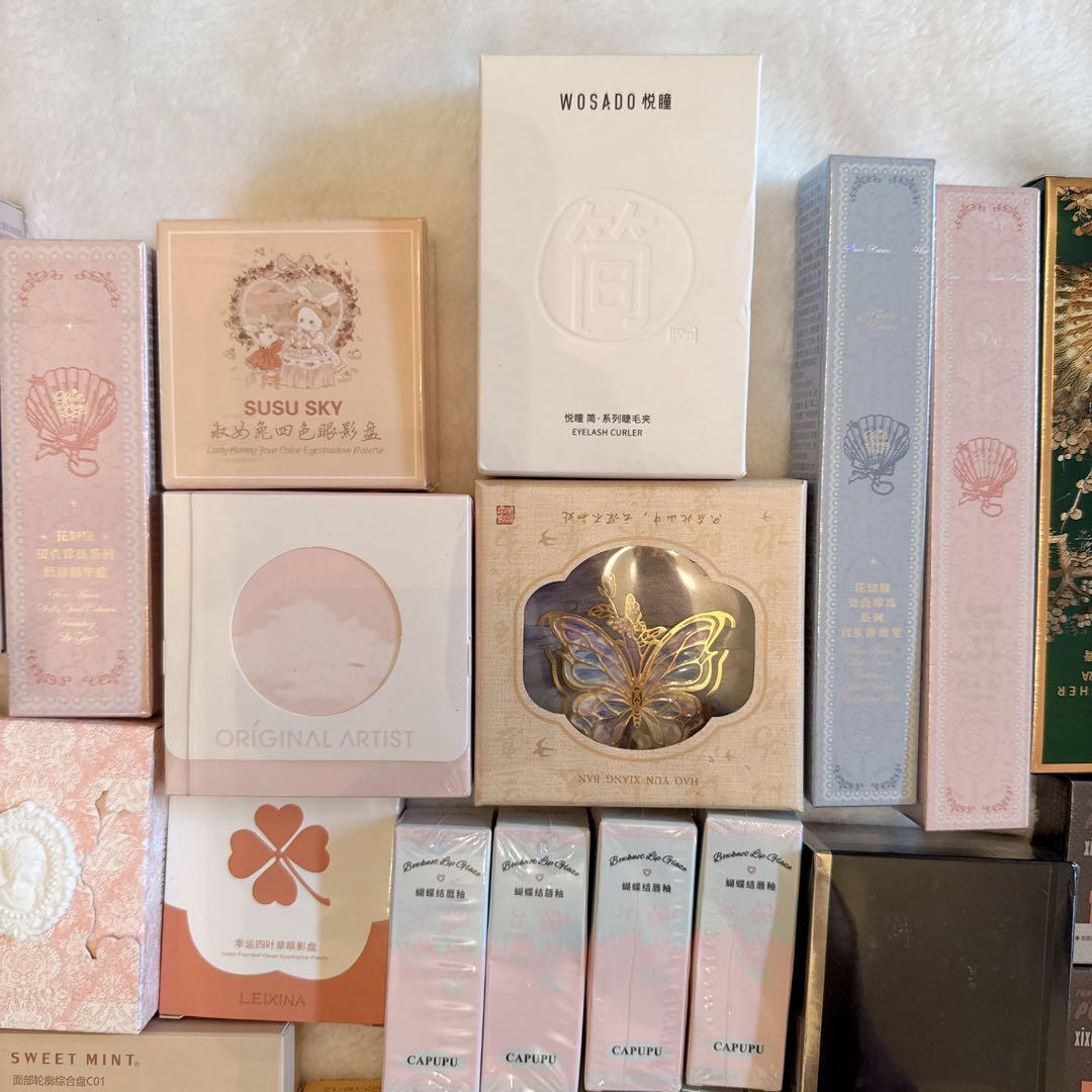 メイク リップ アイシャドウまとめ売り 58点 、ブレスレット