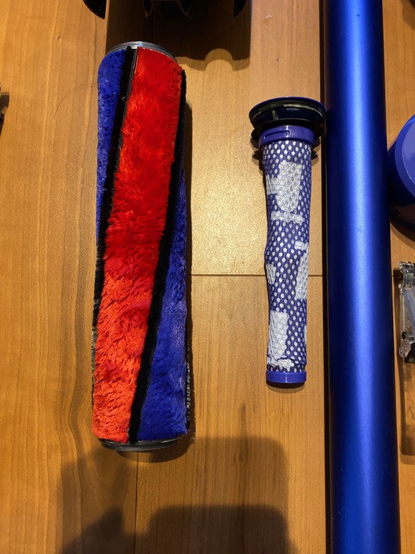 ダイソンDyson　V7 fluffy　ハンディクリーナー　ソフトローラー