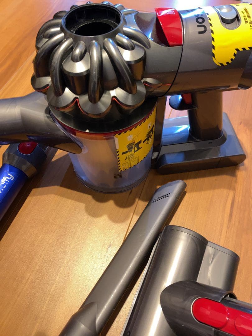 ダイソンDyson　V7 fluffy　ハンディクリーナー　ソフトローラー