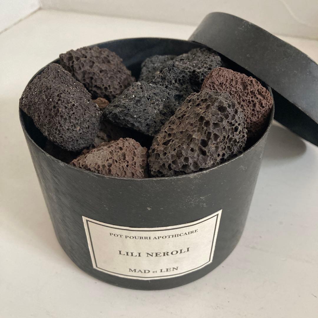 MAD et LEN マドエレン リリネロリ 溶岩石