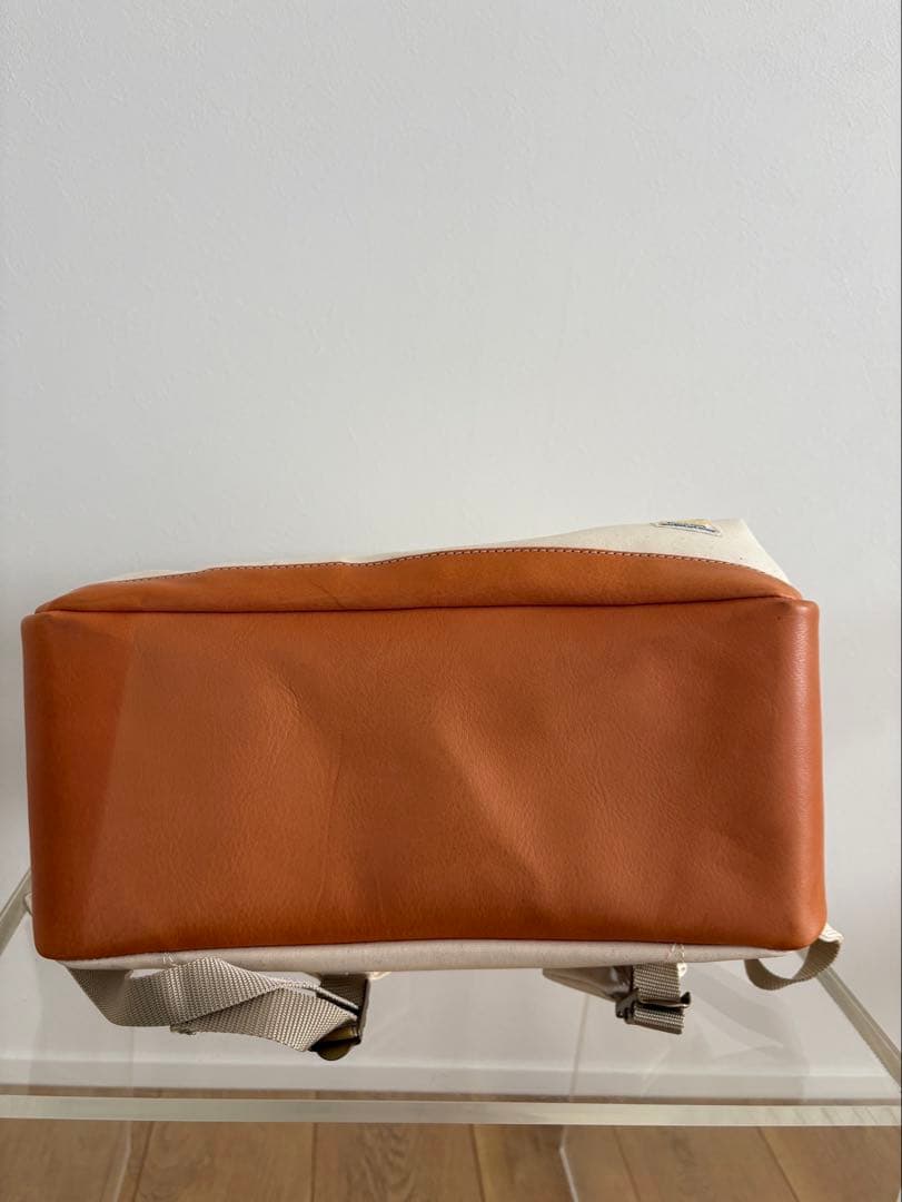 the superior laborホワイトキャンバスリュック