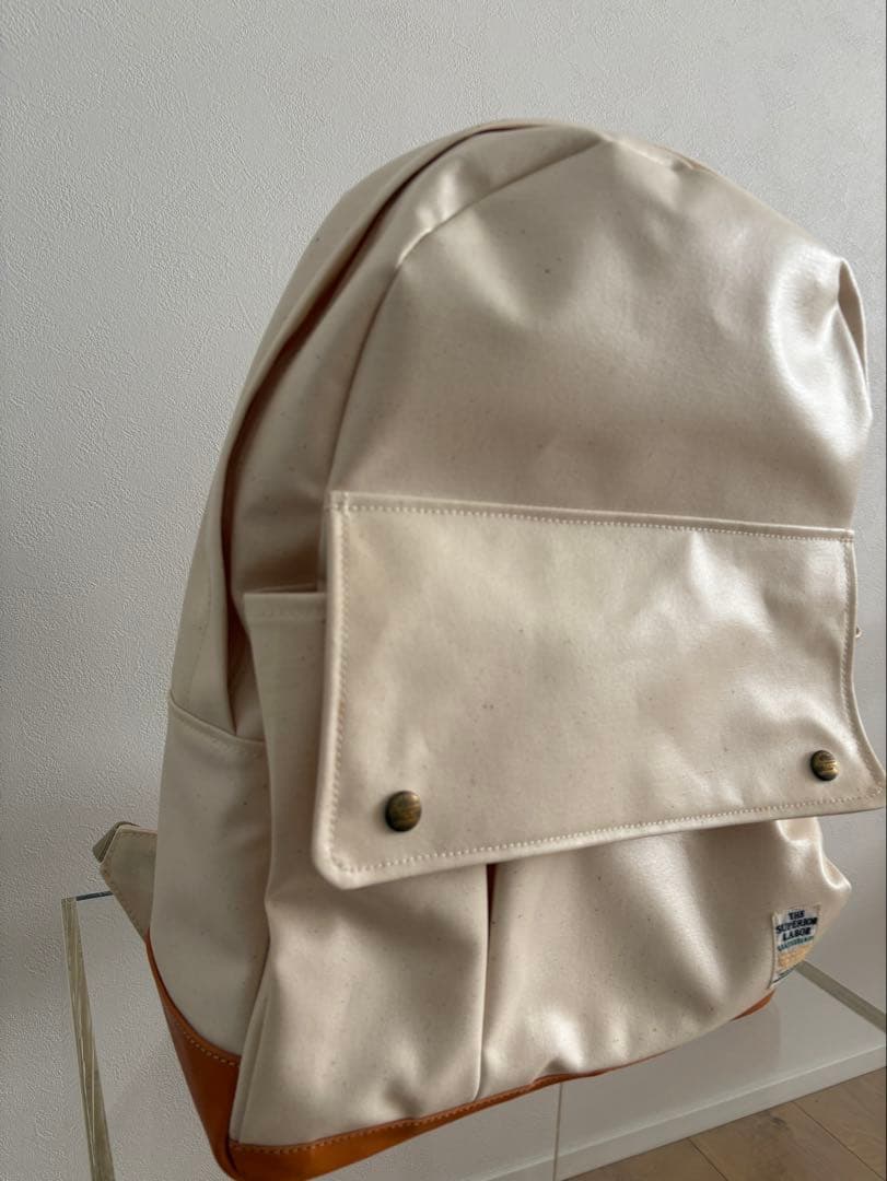 the superior laborホワイトキャンバスリュック