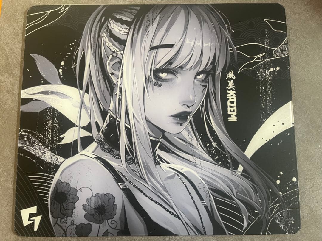 GLSSWRKS KAZEMI モノクロ ガラスマウスパッド