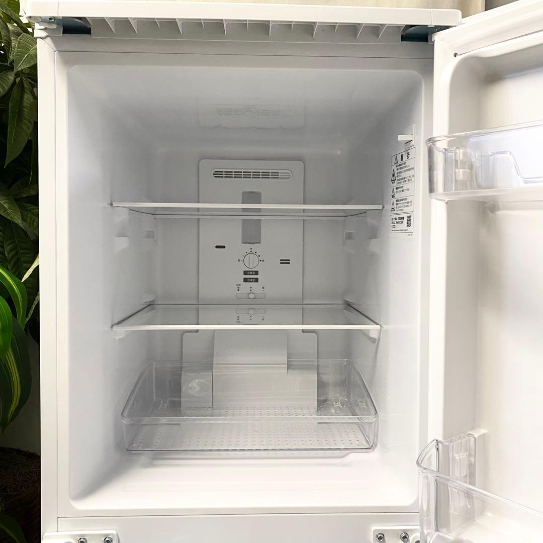 キレイ！ちょっぴり大きめがイイ♪♪どっちもつけ替えドア！2ドア冷凍冷蔵庫152L