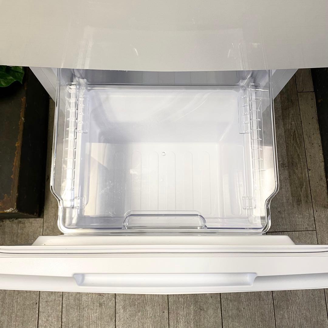 キレイ！ちょっぴり大きめがイイ♪♪どっちもつけ替えドア！2ドア冷凍冷蔵庫152L