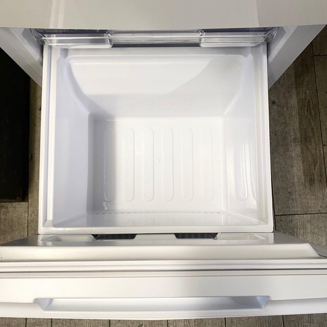 キレイ！ちょっぴり大きめがイイ♪♪どっちもつけ替えドア！2ドア冷凍冷蔵庫152L