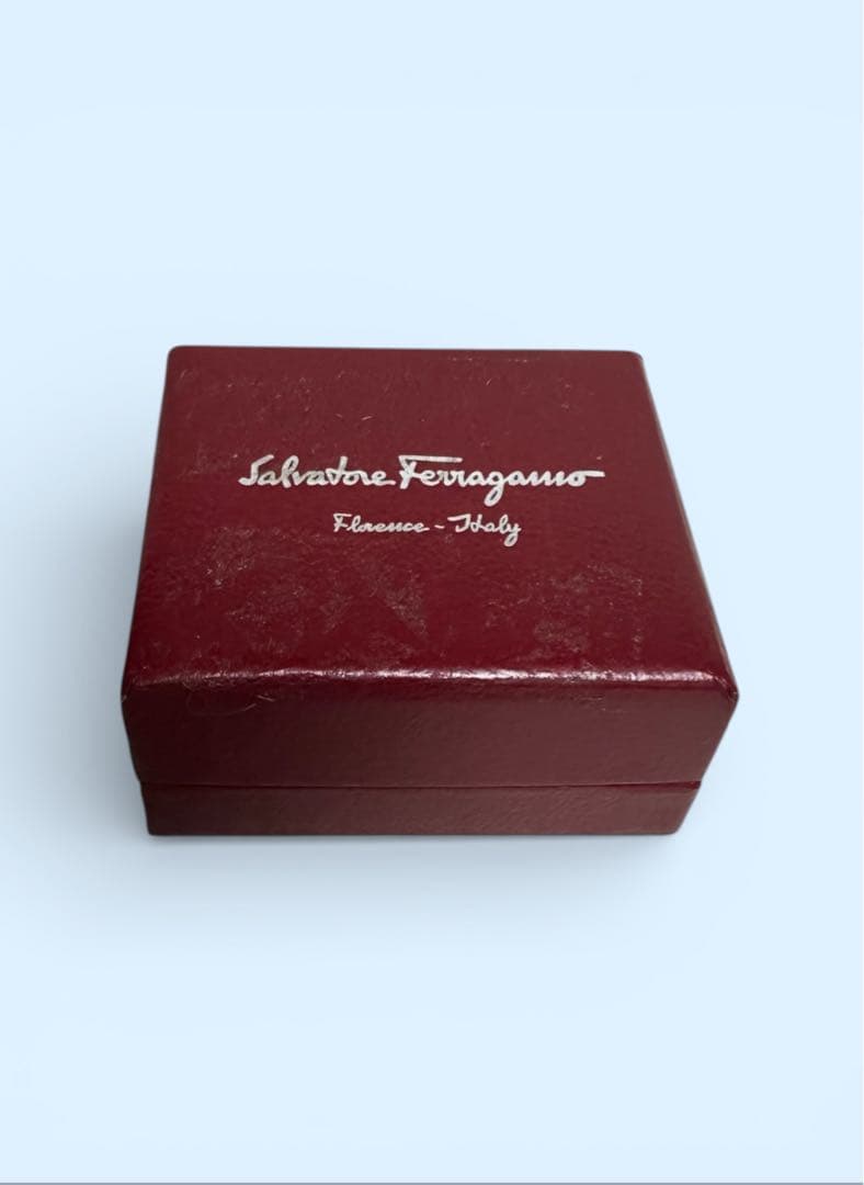 【送料無料&24時間以内に発送】 Salvatore Ferragamo カフス