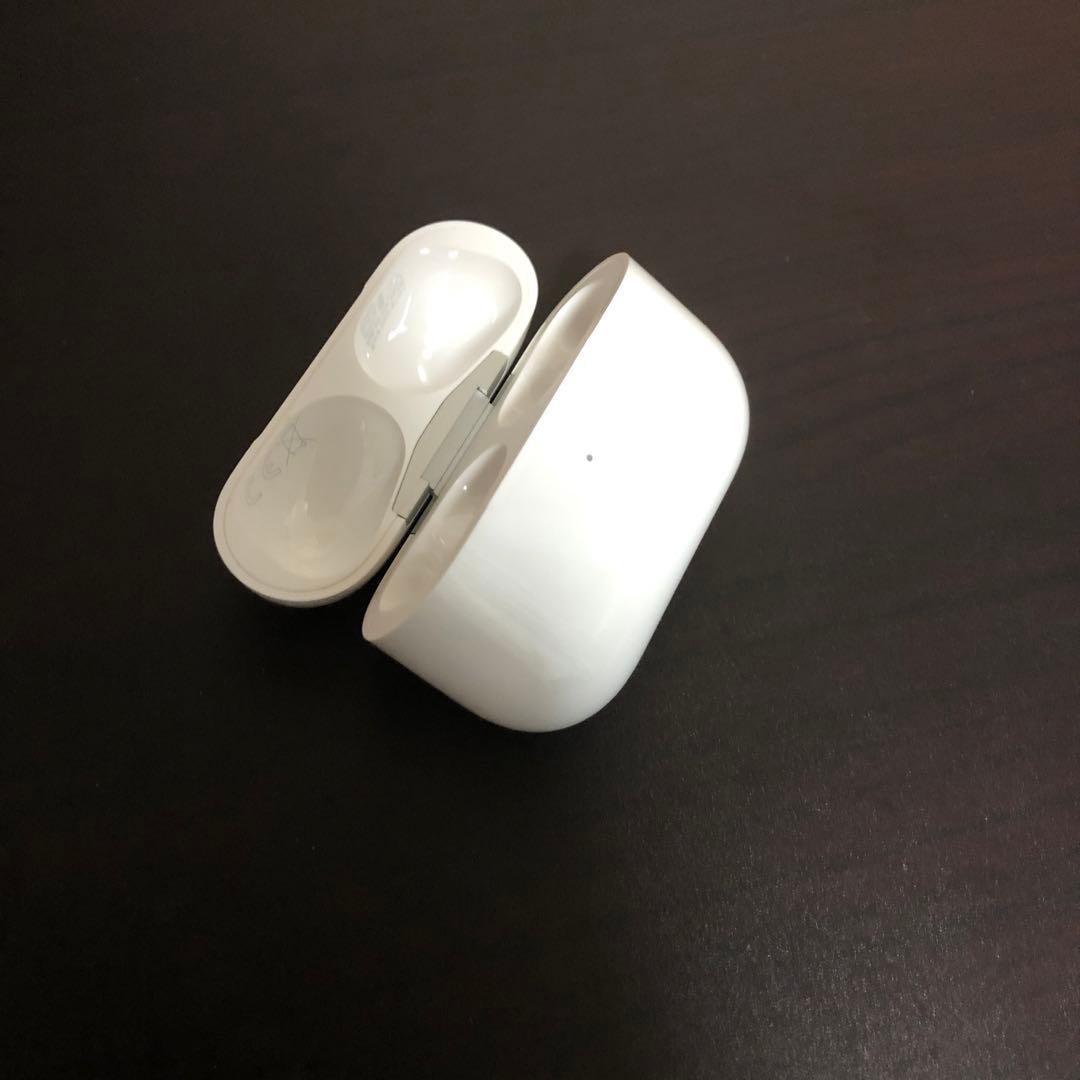 AirPods Pro MWP22J/A ケースのみ