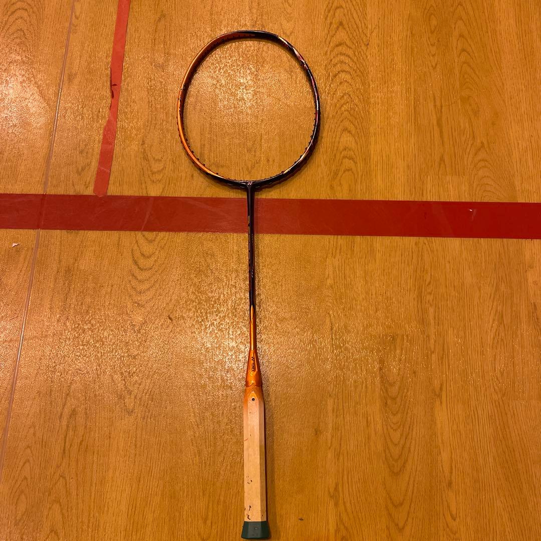 初代アストロクス99 4UG5 ヨネックスバドミントンラケット