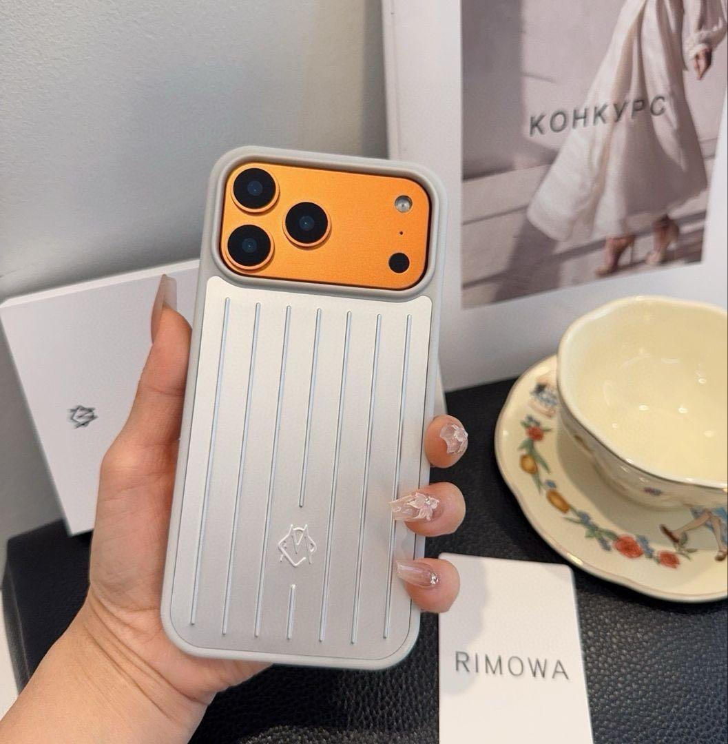 ♡RIMOWA リブデザイン iPhone 17 pro ケース シルバー系♡