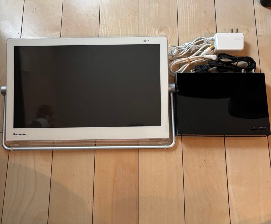 Panasonic プライベートビエラ　ポータブルテレビ UN-15T7