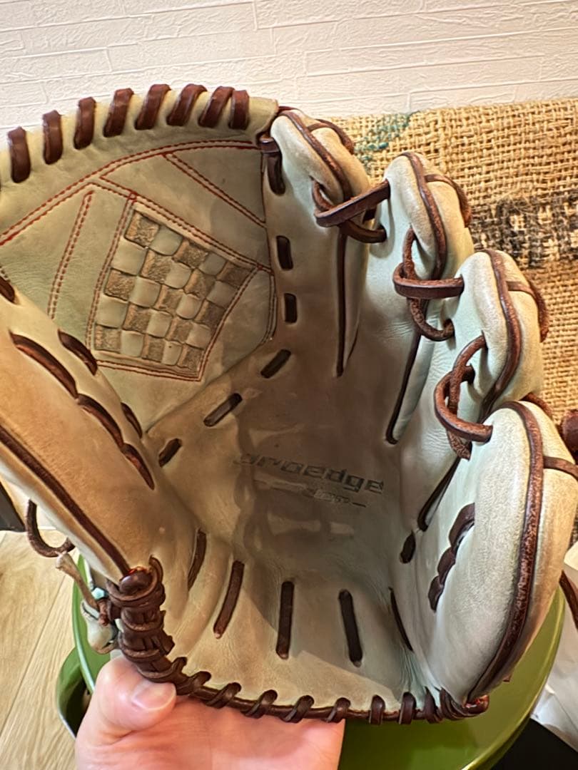 エスエスケイ　硬式用右投げピッチャー用グローブ