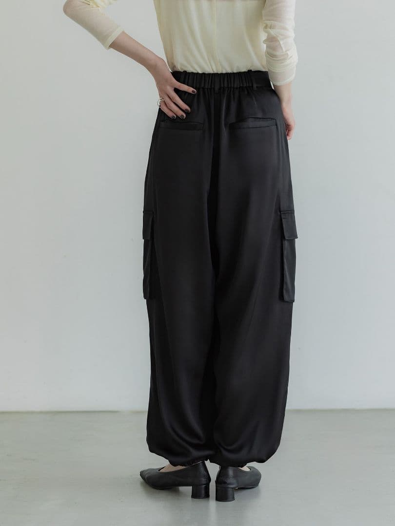 crewre クルーレ　マットサテンカーゴパンツ　サイズ1