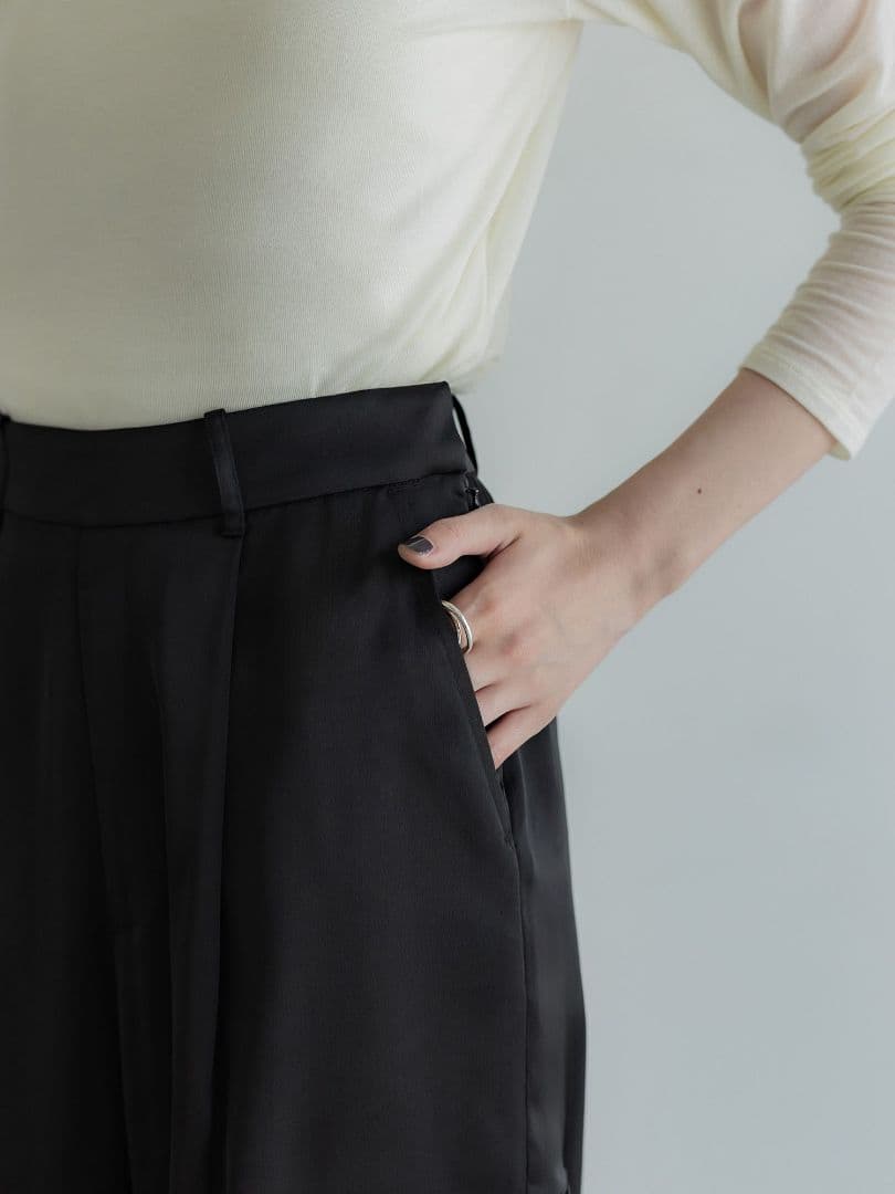 crewre クルーレ　マットサテンカーゴパンツ　サイズ1