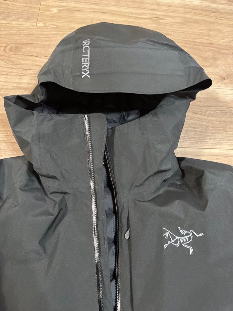 新品未使用 アークテリクス ソラノダウンフーディー　Sサイズ