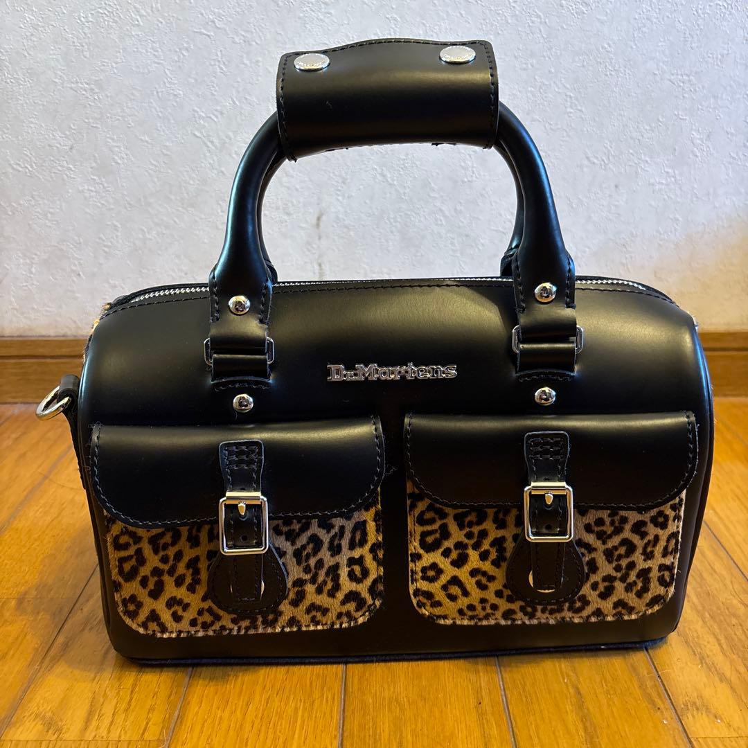 Dr.Martens レオパード柄ヘアオンレザートップハンドルバッグ