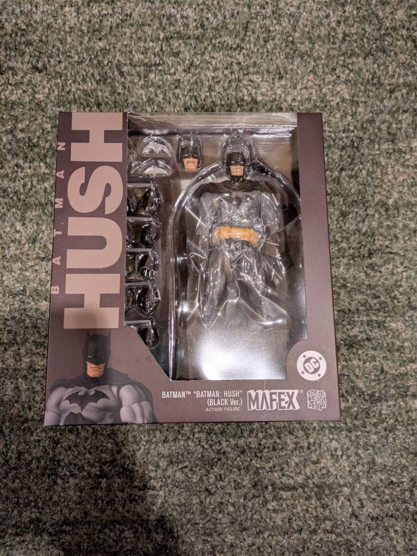 BATMAN HUSH (BLACK Ver.) MAFEX フィギュア