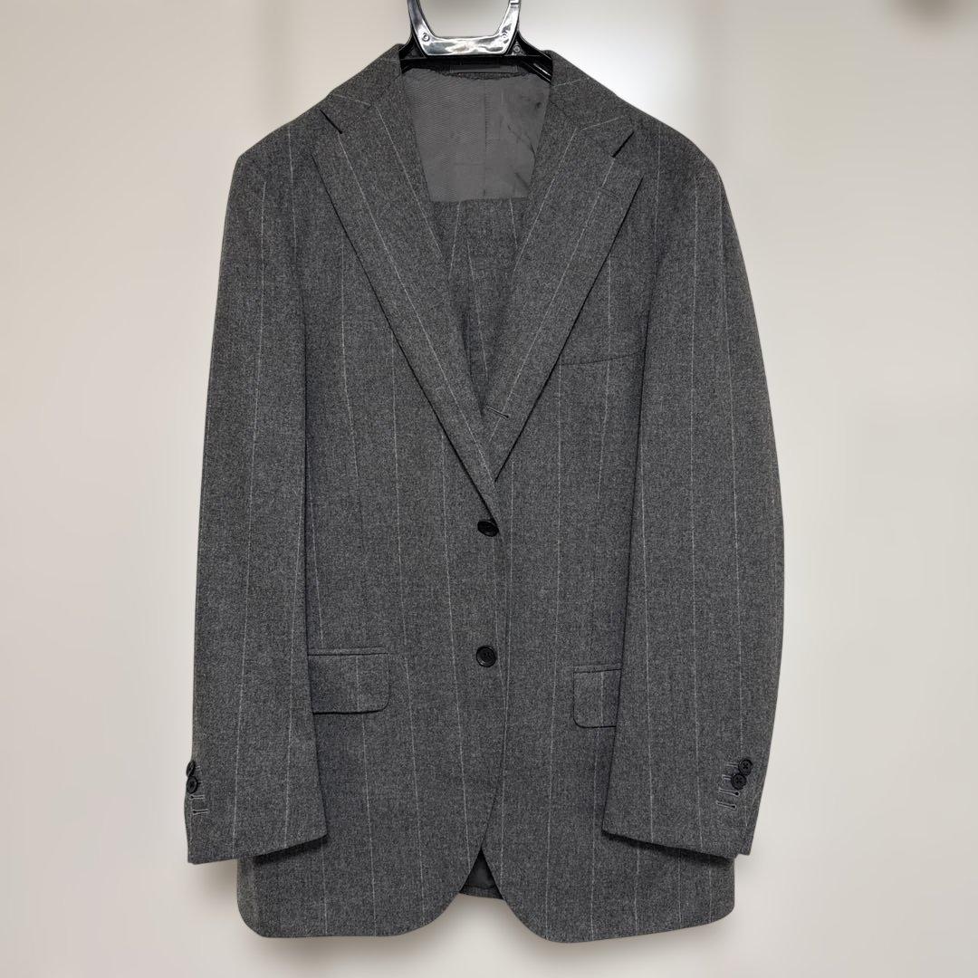 美品　brilla per il gustグレー ストライプ ビジネススーツ