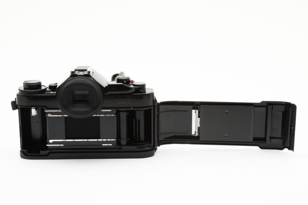 美品 CANON A-1 ブラック フィルムカメラ モルト新品交換済 M382