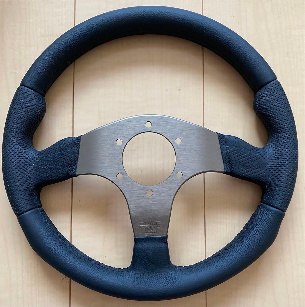 【超美品】MOMO(モモ) ステアリング レース 32パイ BK R-12