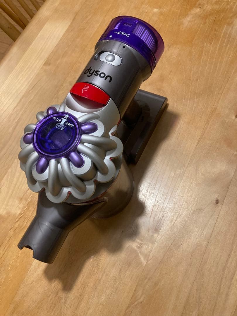 ダイソン掃除機　v8 sv25 分解洗浄 スタンド付き