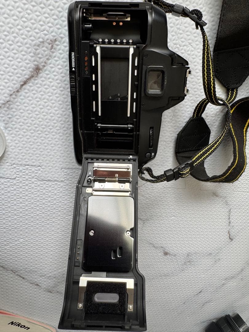 Nikon F70 フィルム一眼レフ望遠カメラ