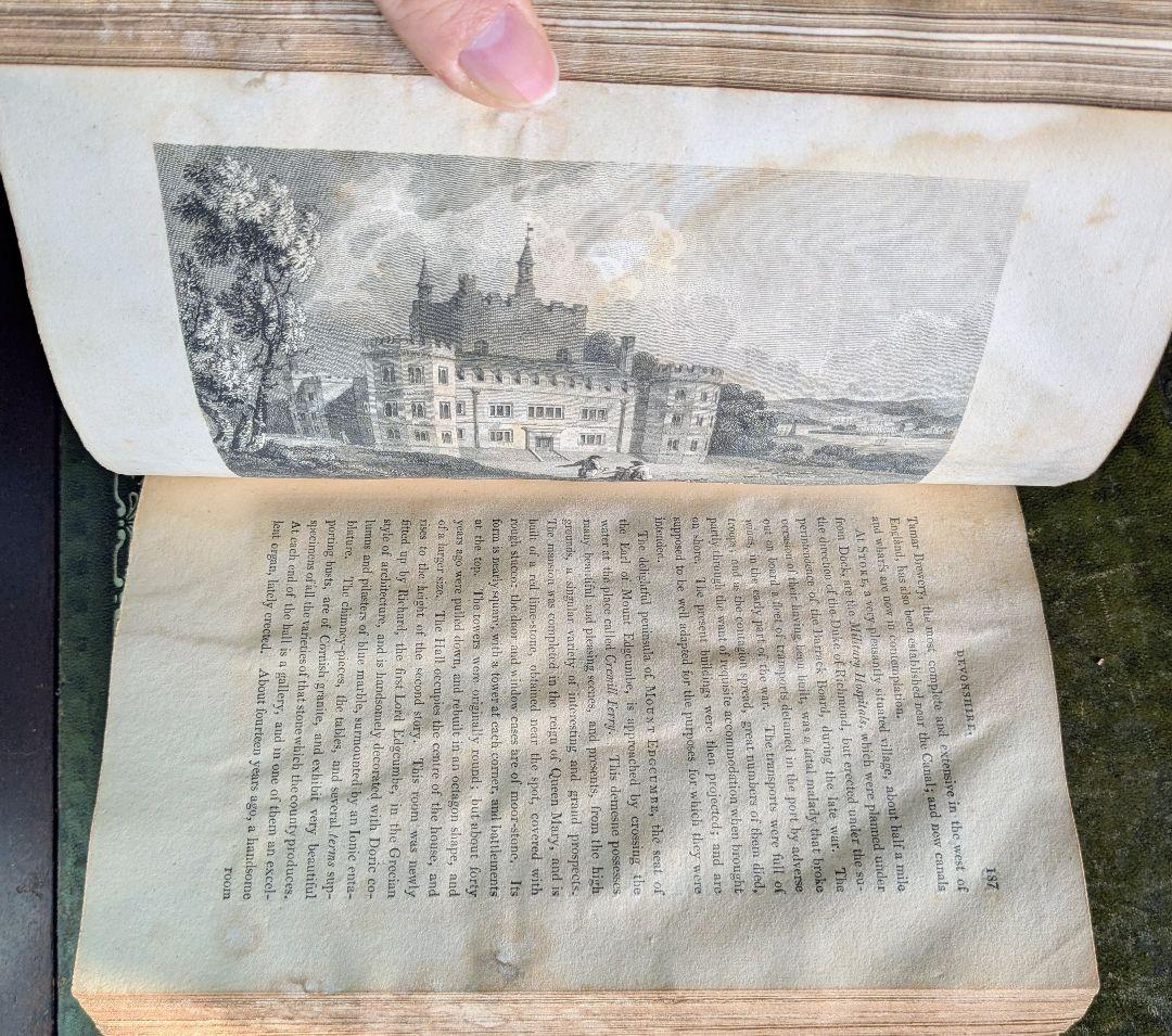 まるで貴族の書斎に飾られていたような、重厚なアンティーク本セット♪古書洋書