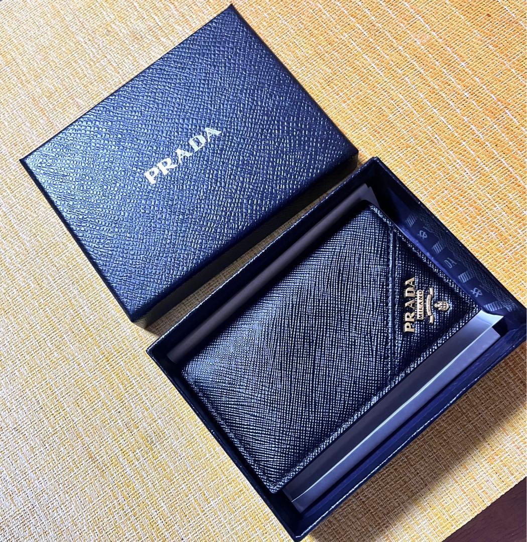 【極美品　箱付き】PRADA プラダ　ブラック レザー 名刺入れ