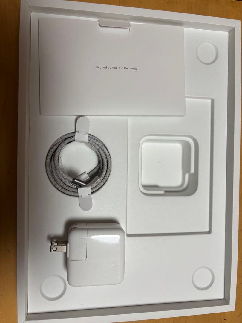 【美品バッテリー100%】MacBook Air m2 8GB SSD256GB