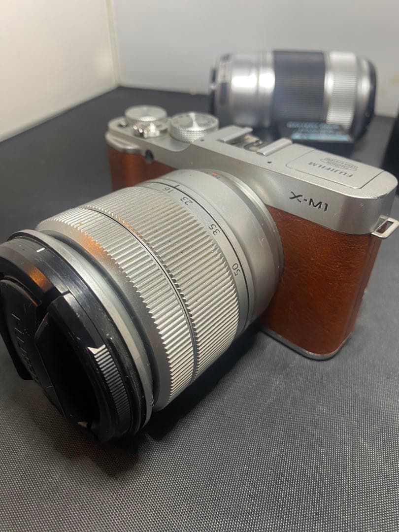値下けしました！Fuji X-m1ミラーレス16-50と50-230電池も2個