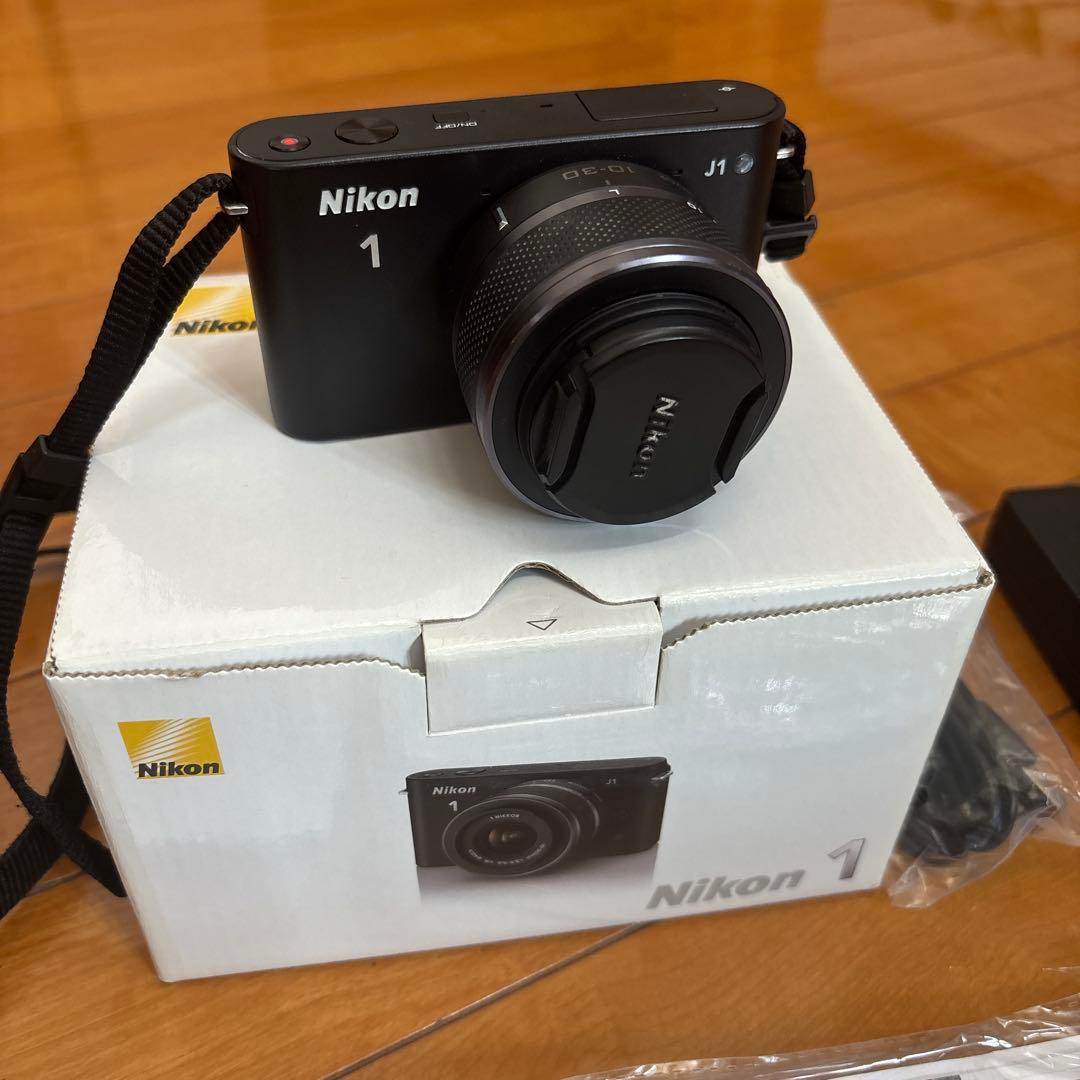 Nikon 1 J1 ミラーレス一眼 本体