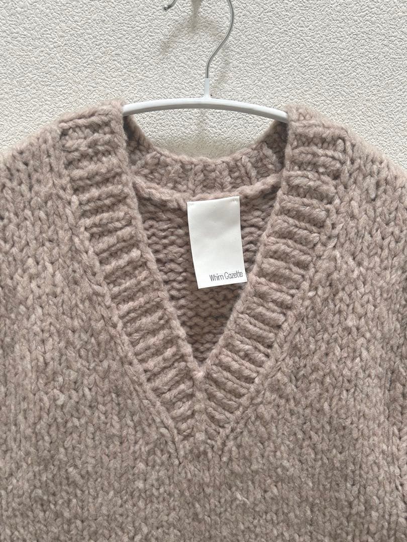 【Whim Gazette／ウィムガゼット】ハンドニットVプルオーバー