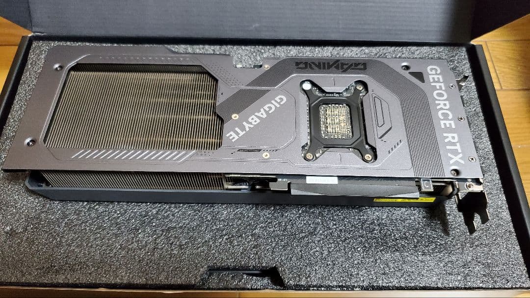 美品 GIGABYTE RTX 5070 12GB GAMING OC