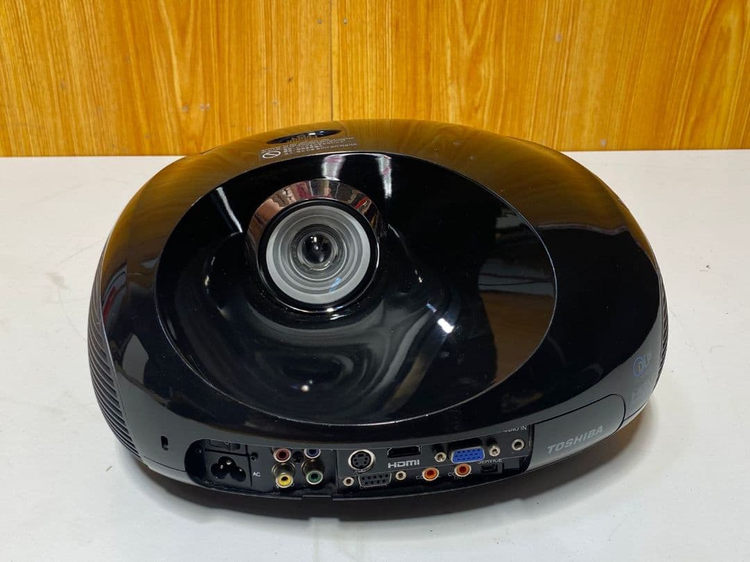 TOSHIBA PROJECTOR プロジェクター TDP-ET20