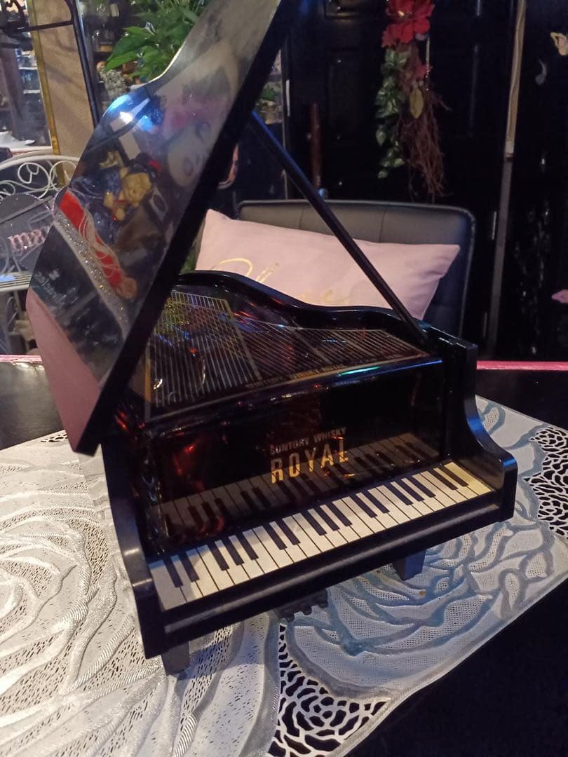 サントリーグランドピアノ型