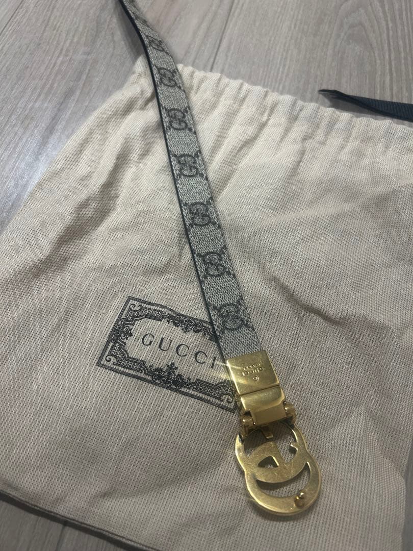 GUCCI ブラックレザー GGパターン ベルト