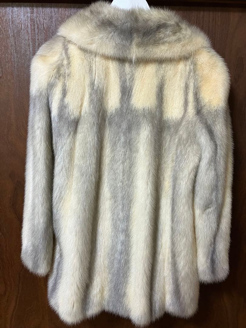 岐阜毛被　フォックスファー　リアルファー　毛皮コート 11号　クリームグレー