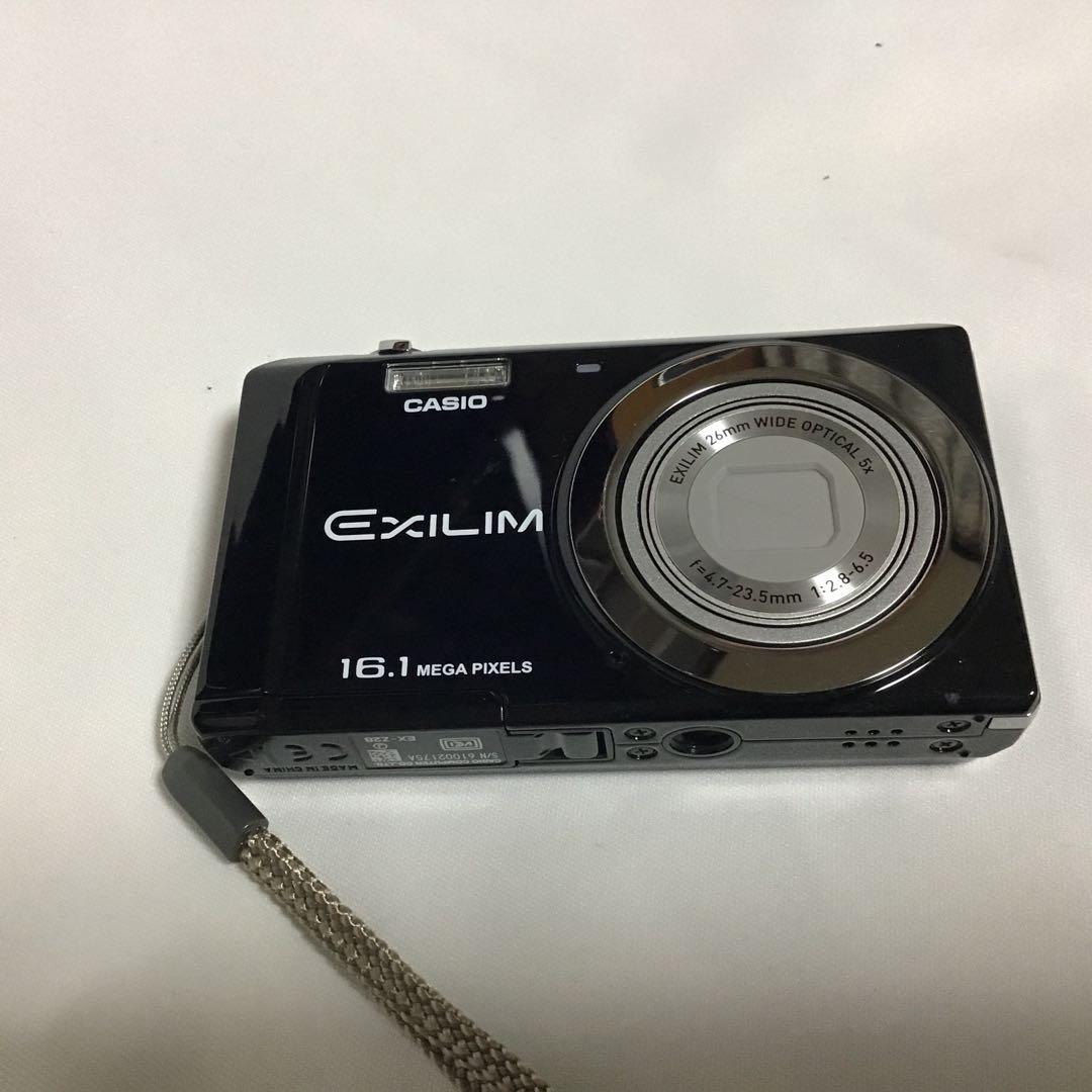 CASIOデジタルカメラ[数回の使用頻度] ケース(¥2000)＆三脚付属