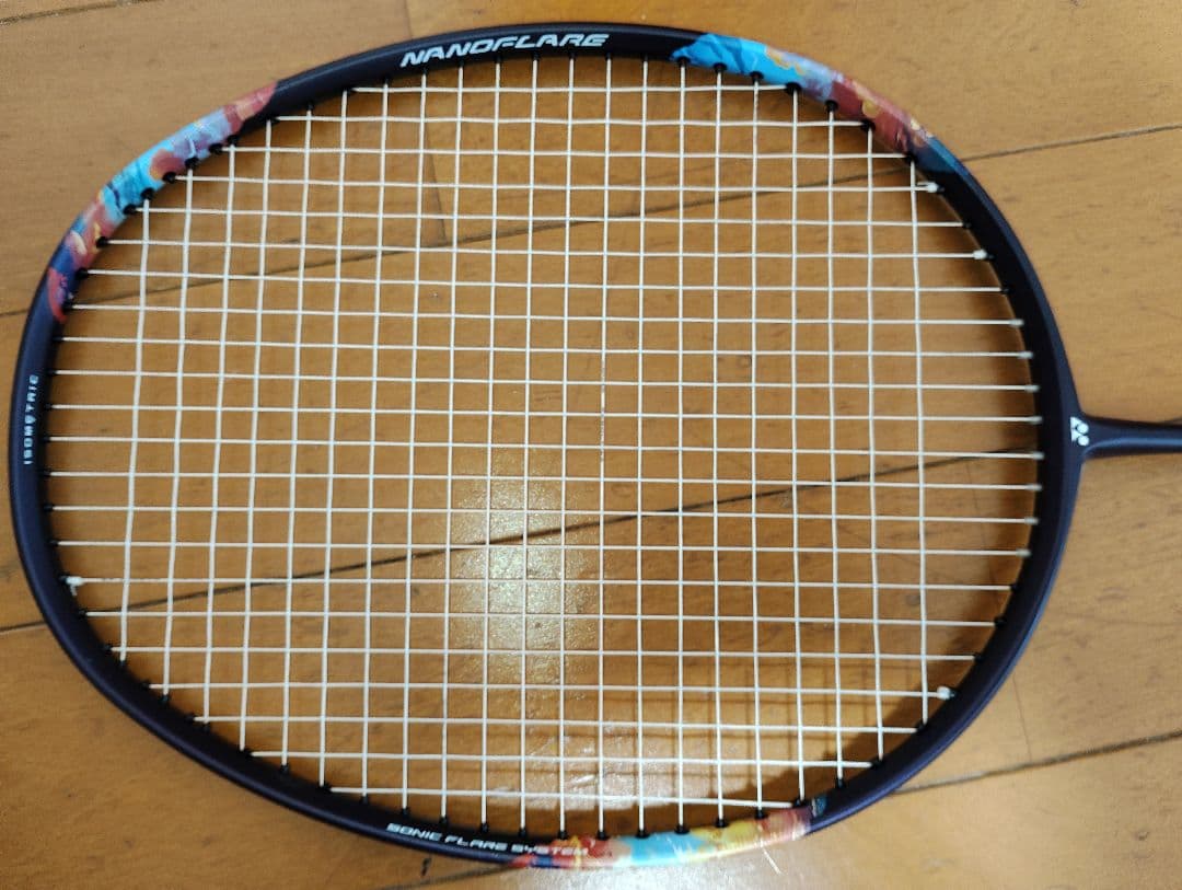 くりりん　新品同等品！YONEX ナノフレア700プロ 4UG6