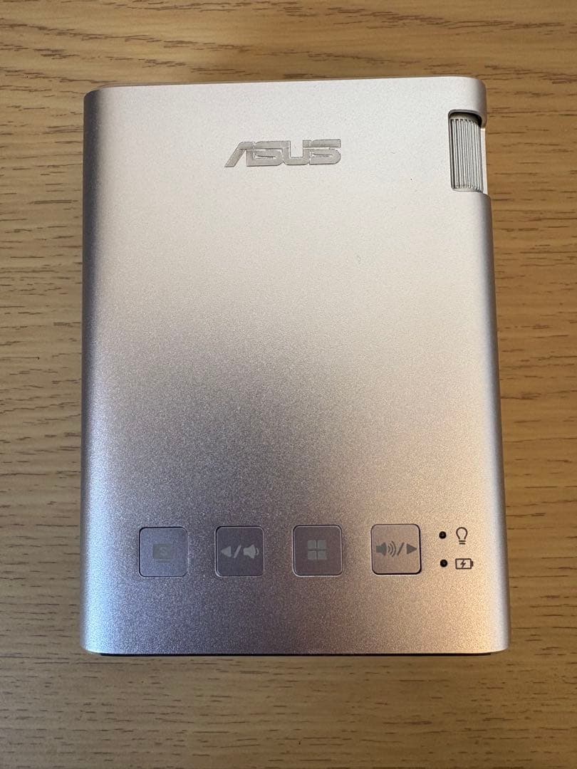 プロジェクター　ASUS ZenBeam E1 ＋JOBYゴリラポッド三脚セット