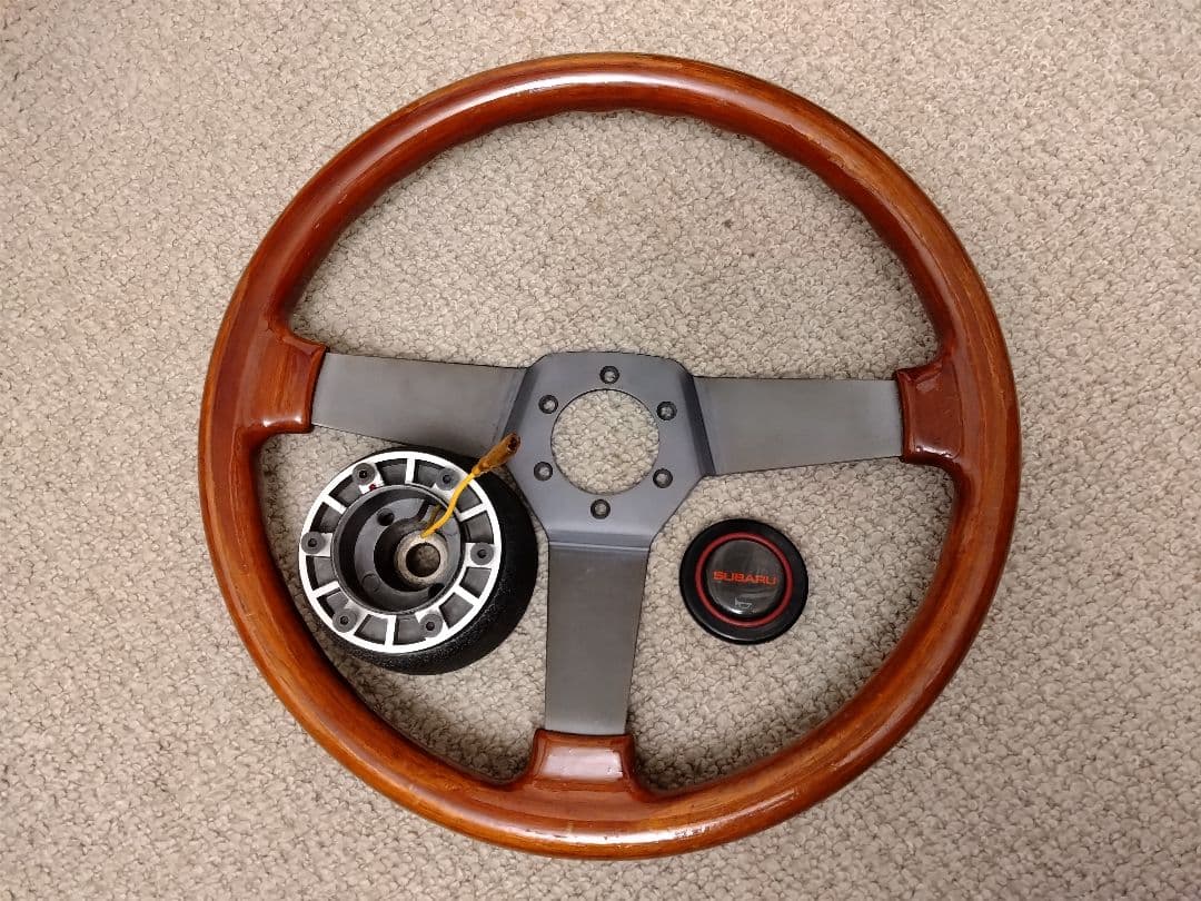 k*u様 SUBARU スバル 純正 ウッドステアリング LEONE レオーネ