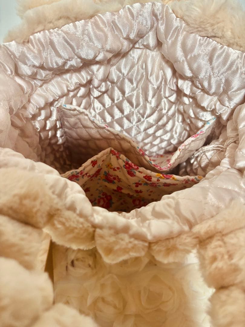 コヤンイサムチョン　フワフワ巾着バッグ ショルダーバッグ