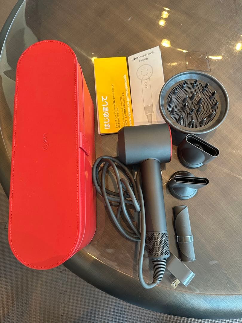 ヘアドライヤー Dyson supersonic hd01