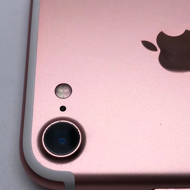 【iPhone7 32GB ドコモネットワーク】中古　美品　画面割れなし